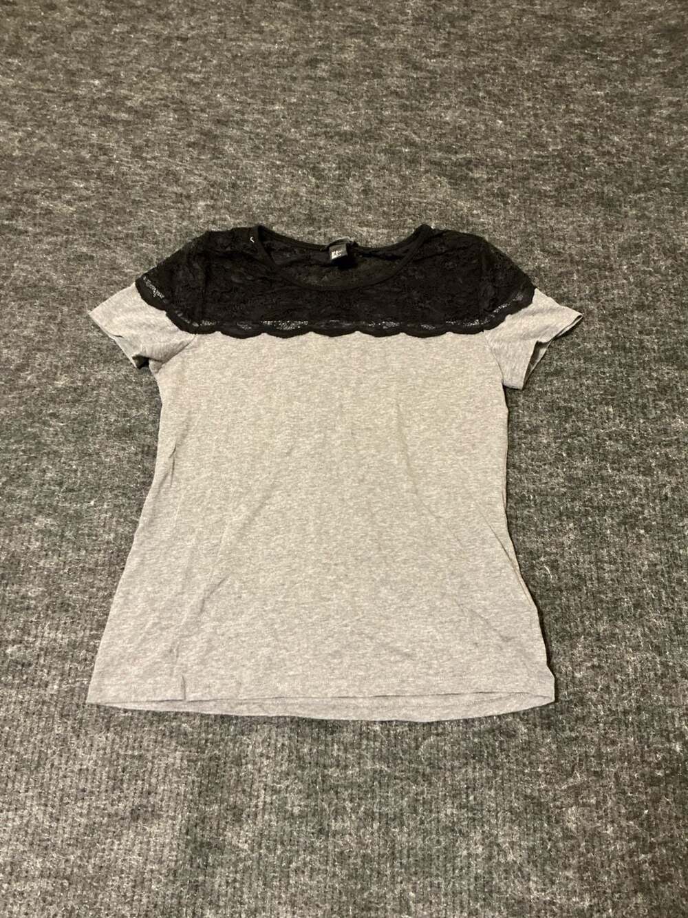 H&M Short Sleeve Top Womens Size Medium Color Black and Grey